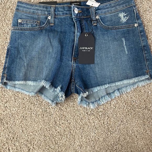 Brand New shorts - Picture 2 of 3